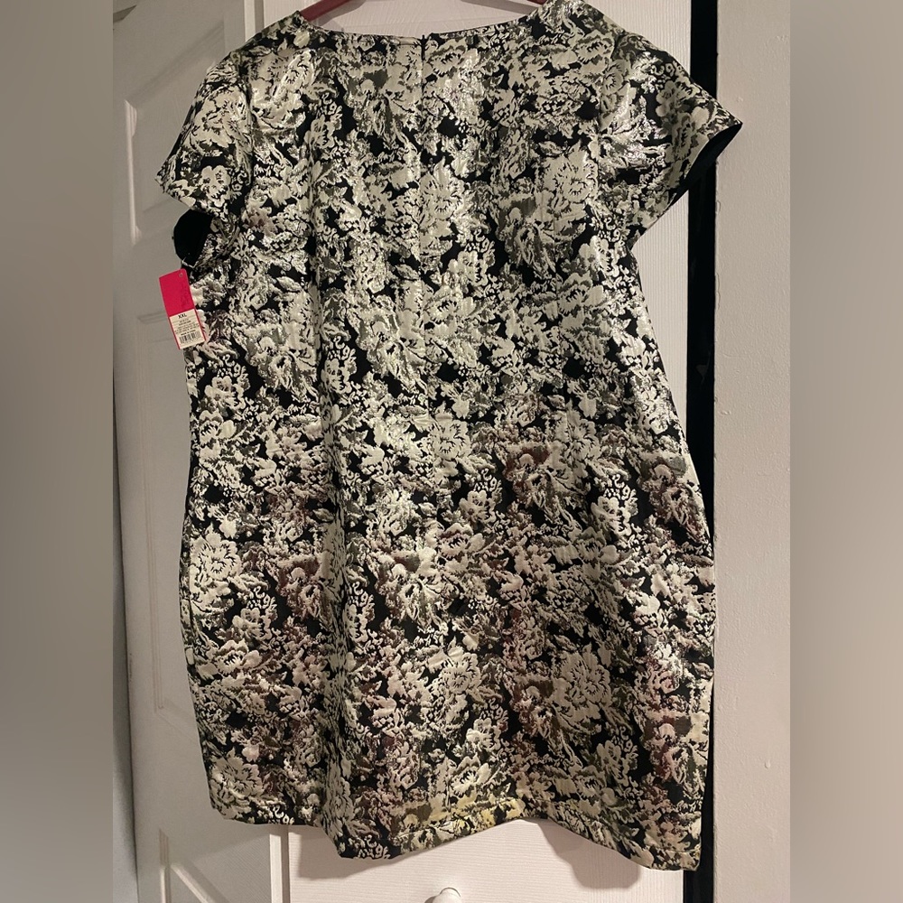 After 5 cocktail dress.  Perfect for holiday parties.  Black, silver and white.